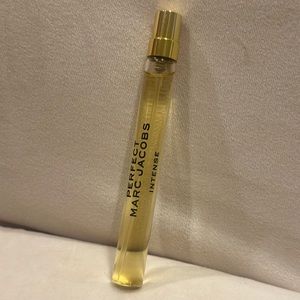 Marc Jacobs Perfect Intense perfume